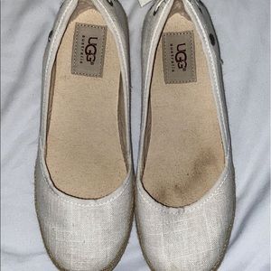 white ugg shoes with cute bows in the back